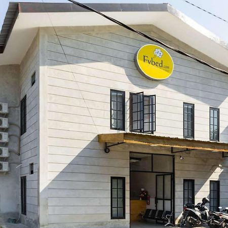 เรดดอร์ซ เนียร์ ซัมปูกง 3 Hotel เซอมารัง ภายนอก รูปภาพ
