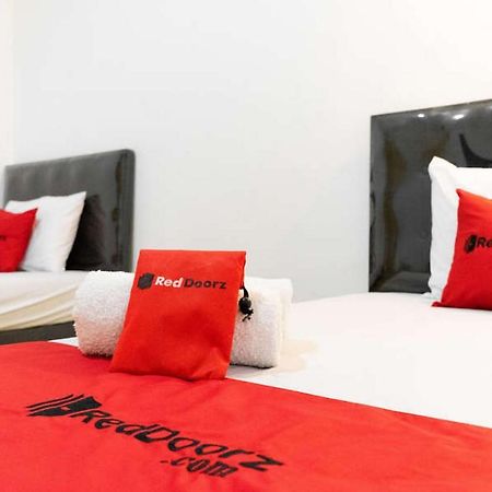 เรดดอร์ซ เนียร์ ซัมปูกง 3 Hotel เซอมารัง ภายนอก รูปภาพ