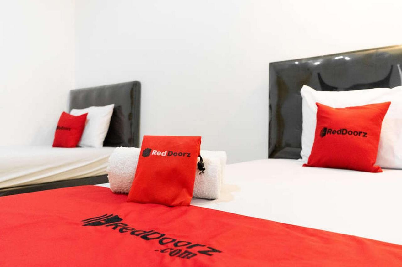 เรดดอร์ซ เนียร์ ซัมปูกง 3 Hotel เซอมารัง ภายนอก รูปภาพ
