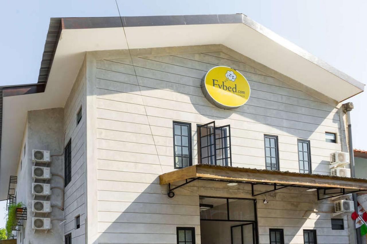 เรดดอร์ซ เนียร์ ซัมปูกง 3 Hotel เซอมารัง ภายนอก รูปภาพ